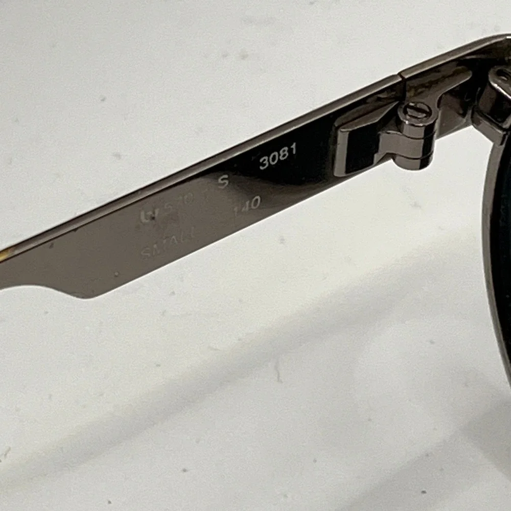 Byblos 570-S Oval Sunglasses Gold Tone Metal Green Lenses Made in Italy‎ Small
